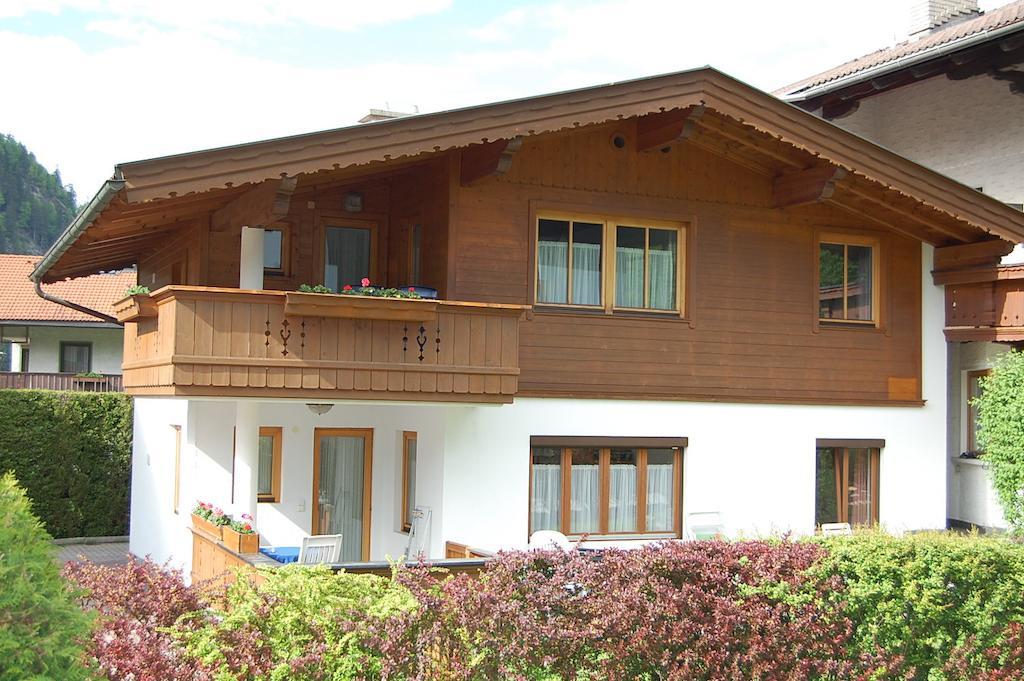 Landhaus Alpenrose Mayrhofen Exterior foto